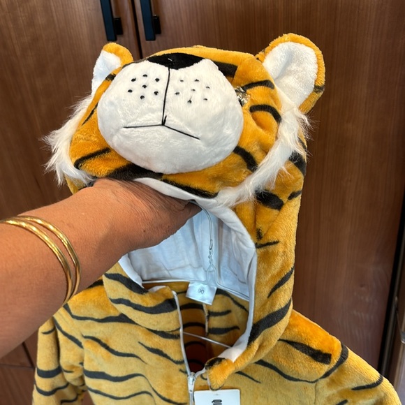 Qiaoniuniu Zebra  Costume  with Tail  New With Tag Fit size 2-3 - Picture 11 of 16